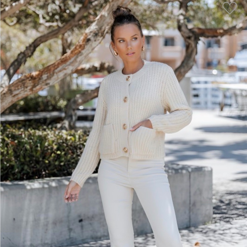 #336 cream round neck sweater